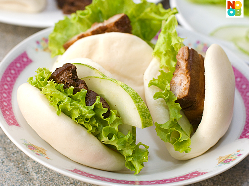 Kong Bak Pau (Chinese Braised Pork Burgers) Recipe
