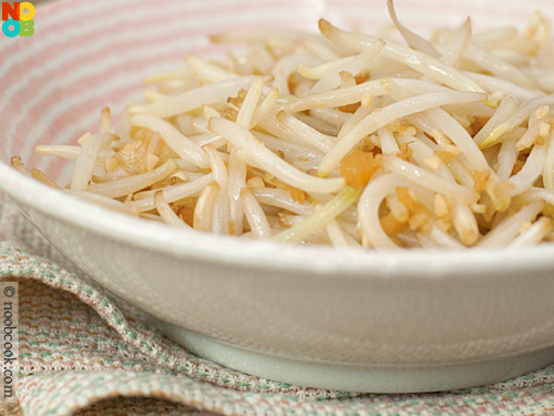 Bean Sprouts with Salted Fish 