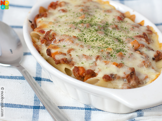 Baked bolognese pasta