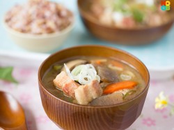Tonjiru Recipe (Japanese Pork Soup)