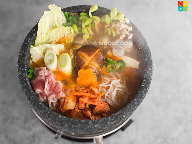 Kimchi Nabe (Hot Pot) Recipe