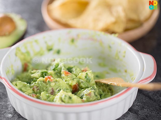 Guacamole Recipe (Avocado Dip)