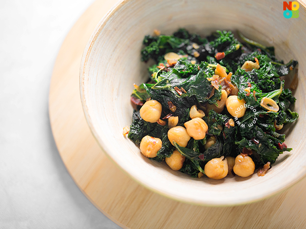 Sauteed Kale and Chickpeas Recipe | NoobCook.com