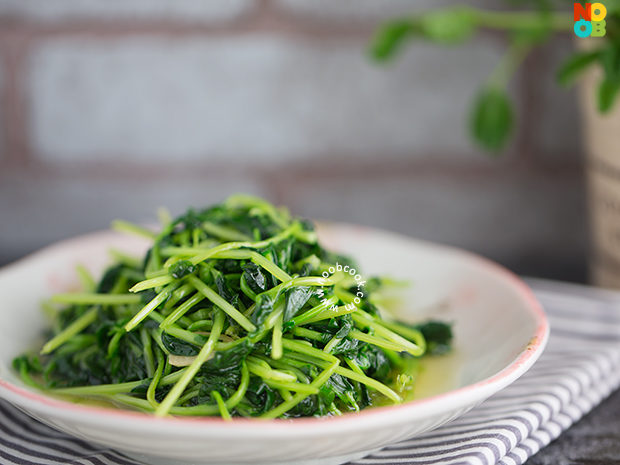 Stir-fry Pea Shoots (Dou Miao) Recipe