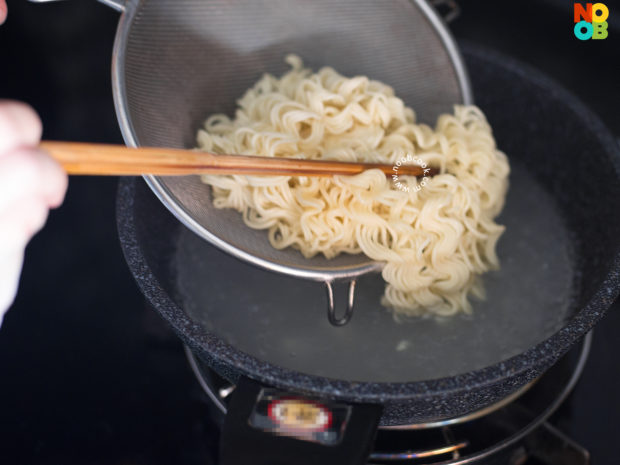 Stirfry Instant Noodles Recipe - Step 1