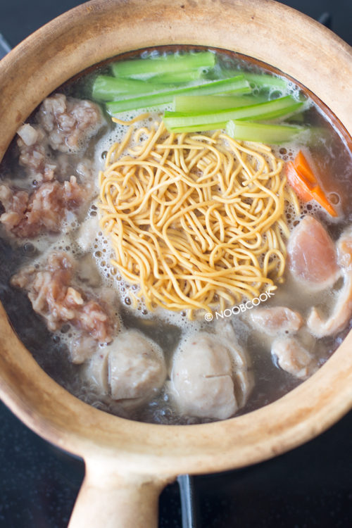 Claypot Yee Mee Noodles (Pork) Recipe | NoobCook.com