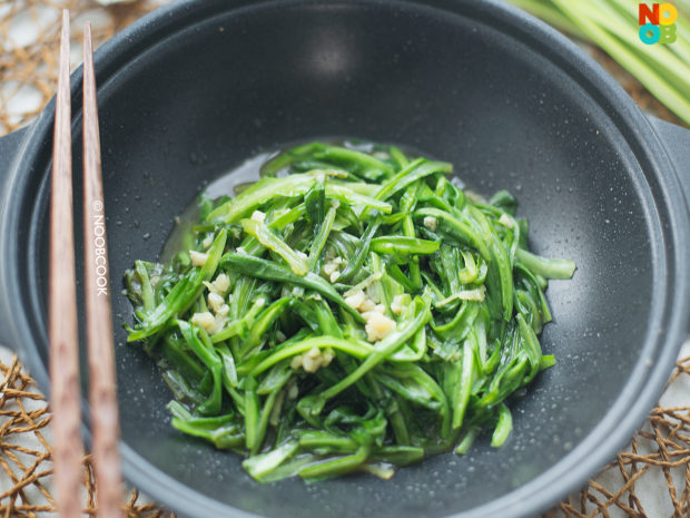 Stir-fry Royale Chives (Qing Long Cai) Recipe