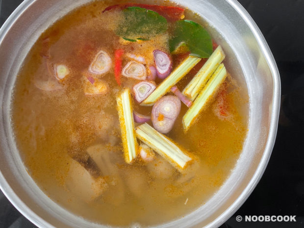 Tom Yum Shrimp Shirataki Noodles (Step-by-Step)