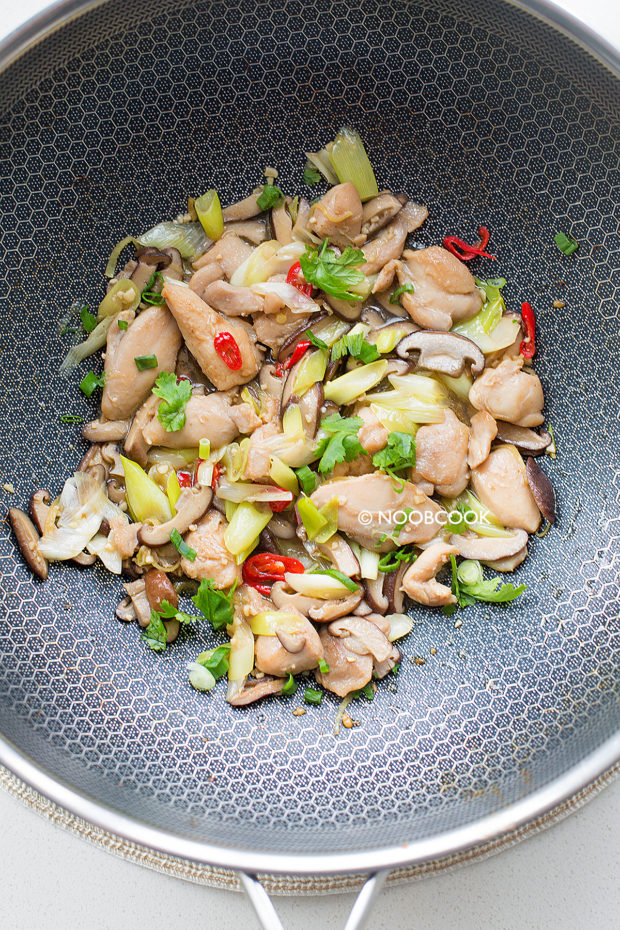 Stir-fry Chicken, Shiitake & Scallion Recipe
