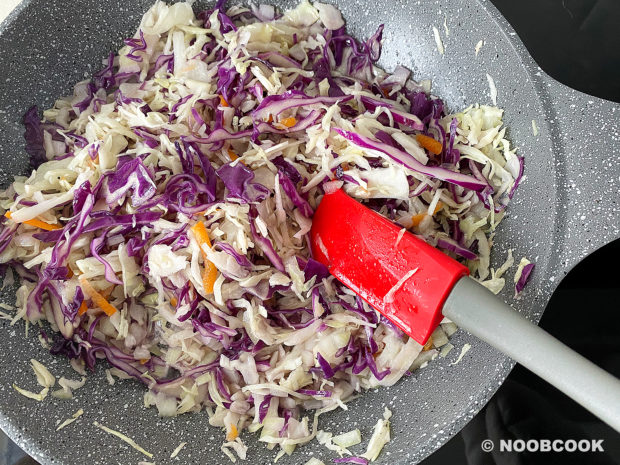 Braised Coleslaw in Red Wine Vinegar (Step-by-Step)