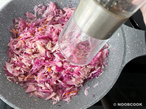 Braised Coleslaw in Red Wine Vinegar (Step-by-Step)