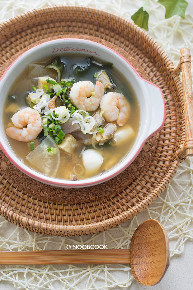 15-minute Seafood Miso Soup Recipe | NoobCook.com