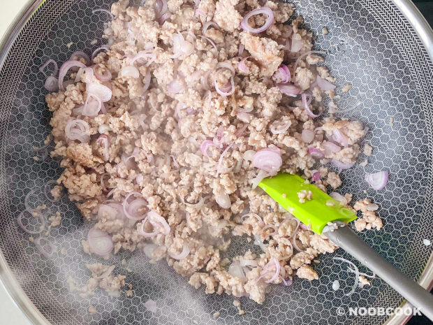 Shallot Sauce Meat (Step-by-Step)