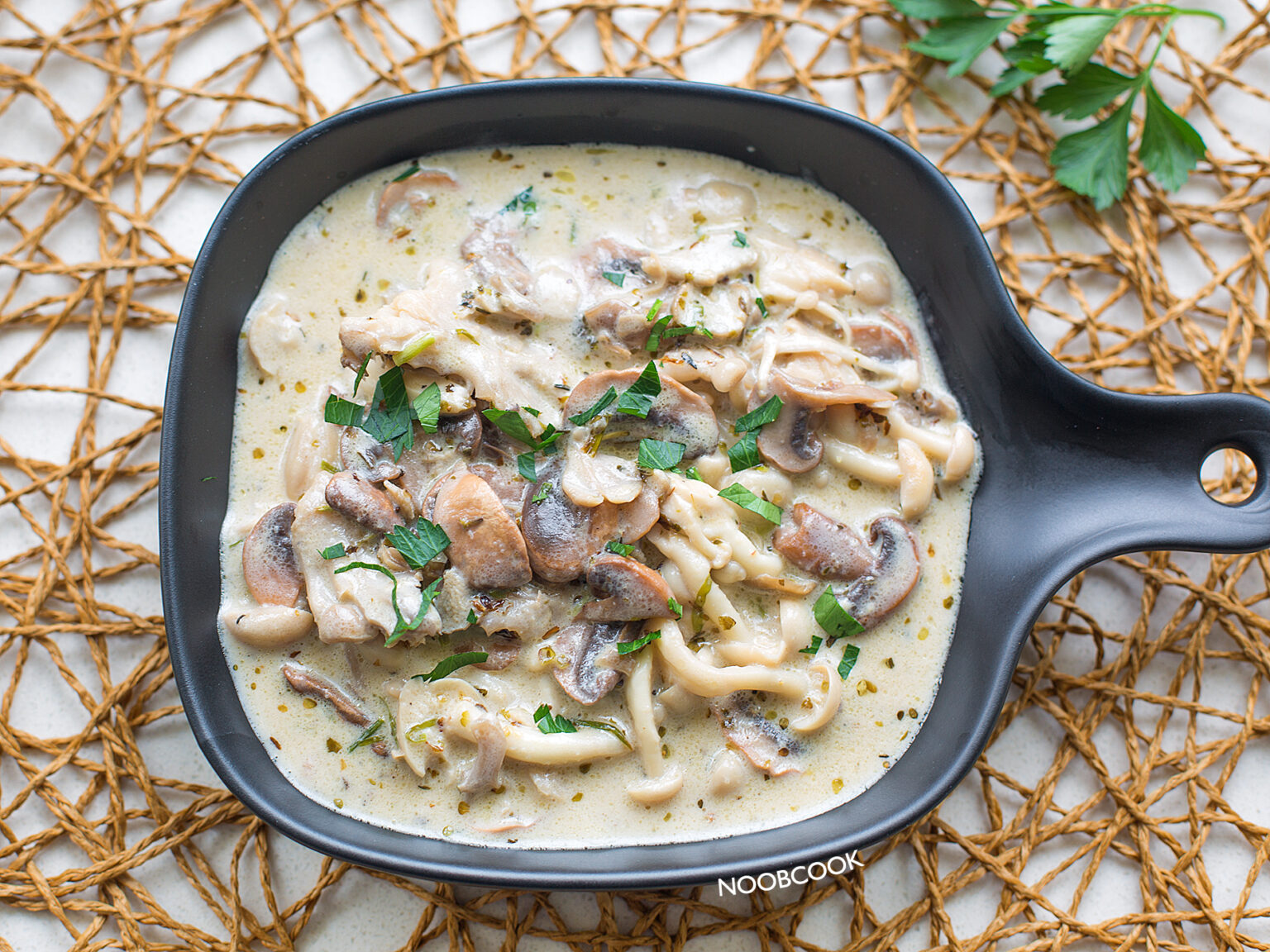 Creamy Mushroom Sauce | 15-minute Recipe | Noob Cook