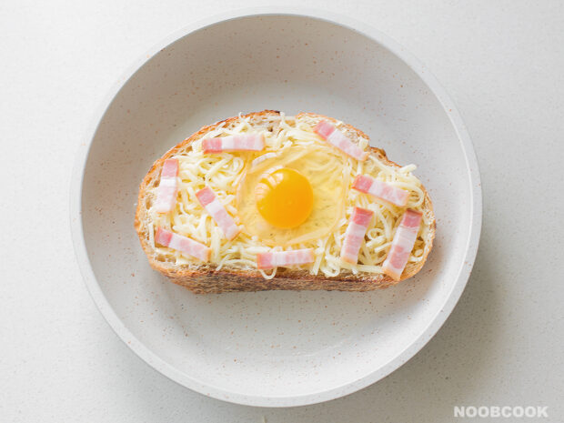 Cheesy Bacon Egg Toast (Step-by-Step)