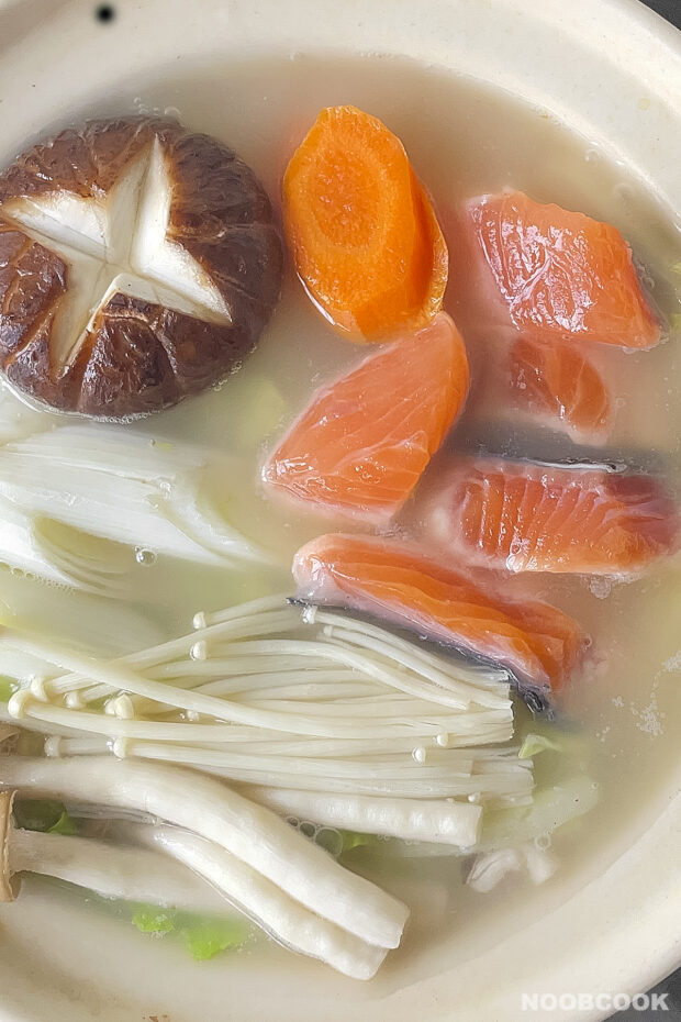 15-Minute Salmon Nabe (Cooking)