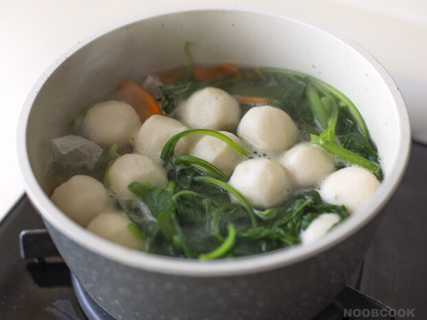 Spinach Fish Ball Soup (Step-by-Step Photos)
