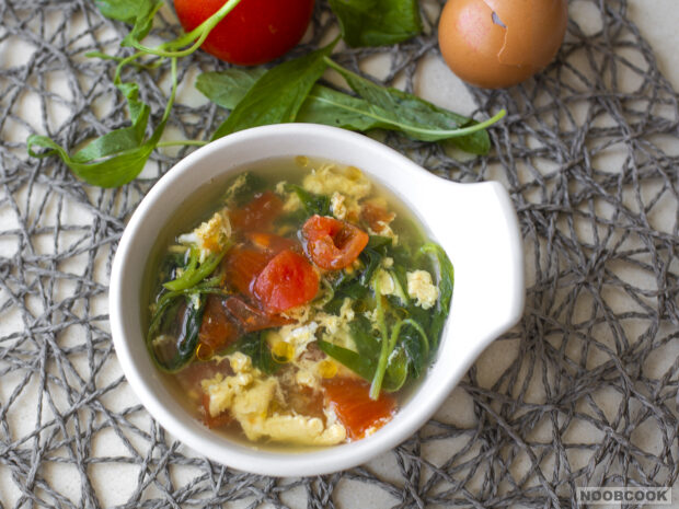 Spinach Tomato Egg Drop Soup Recipe